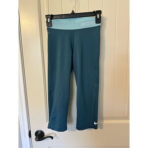 Nike Pro Women’s Dri-Fit Cropped Leggings Size XS